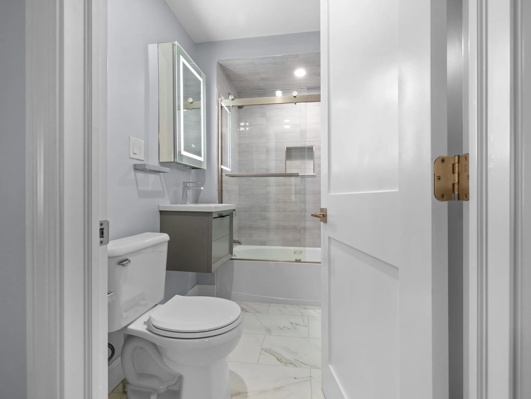 5 bed, 2.5 bath apartment for rent at 17 Tesla Ave Unit 1, Medford — photo 11 of 20