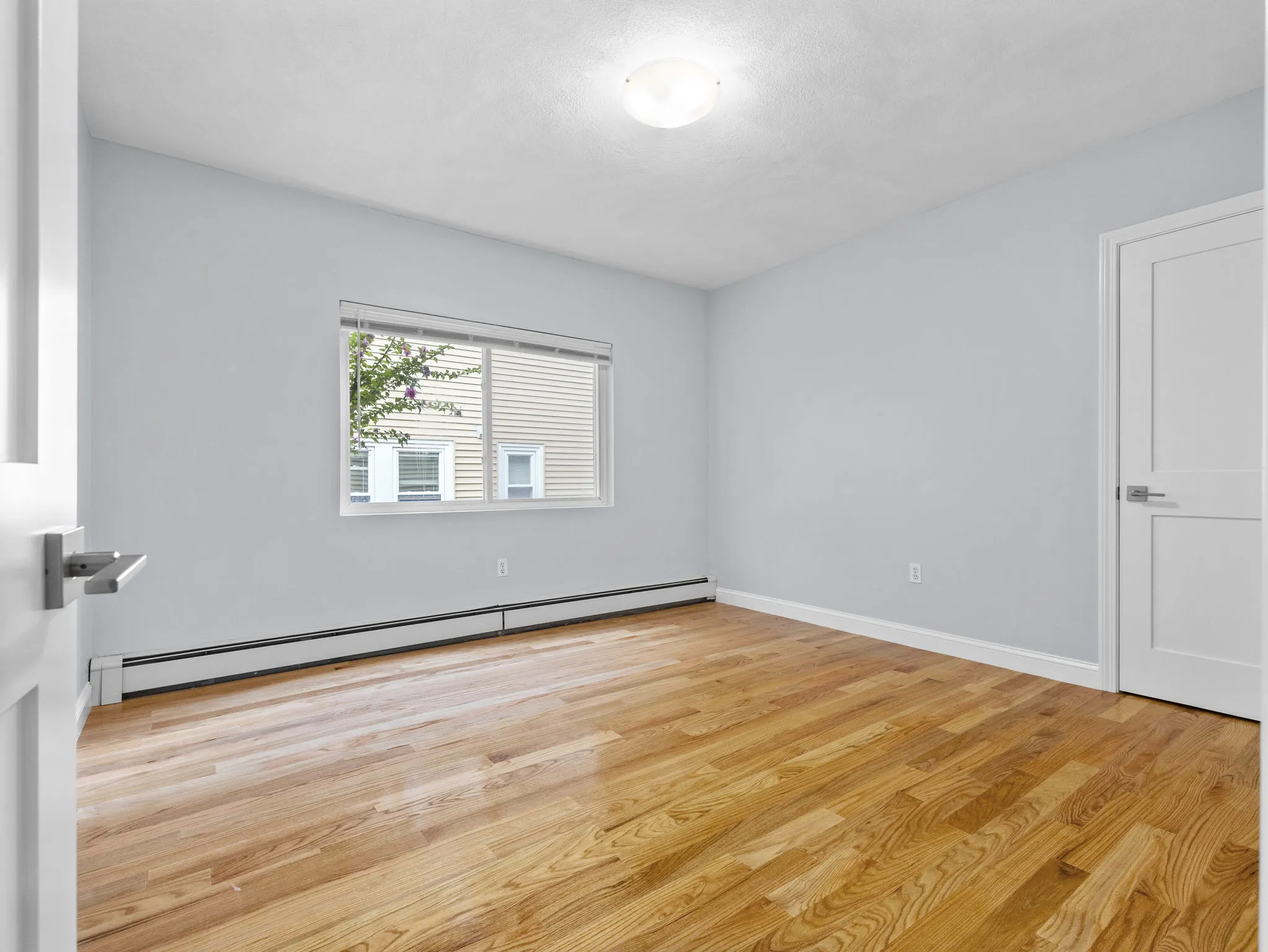 5 bed, 2.5 bath apartment for rent at 17 Tesla Ave Unit 1, Medford — photo 5 of 20