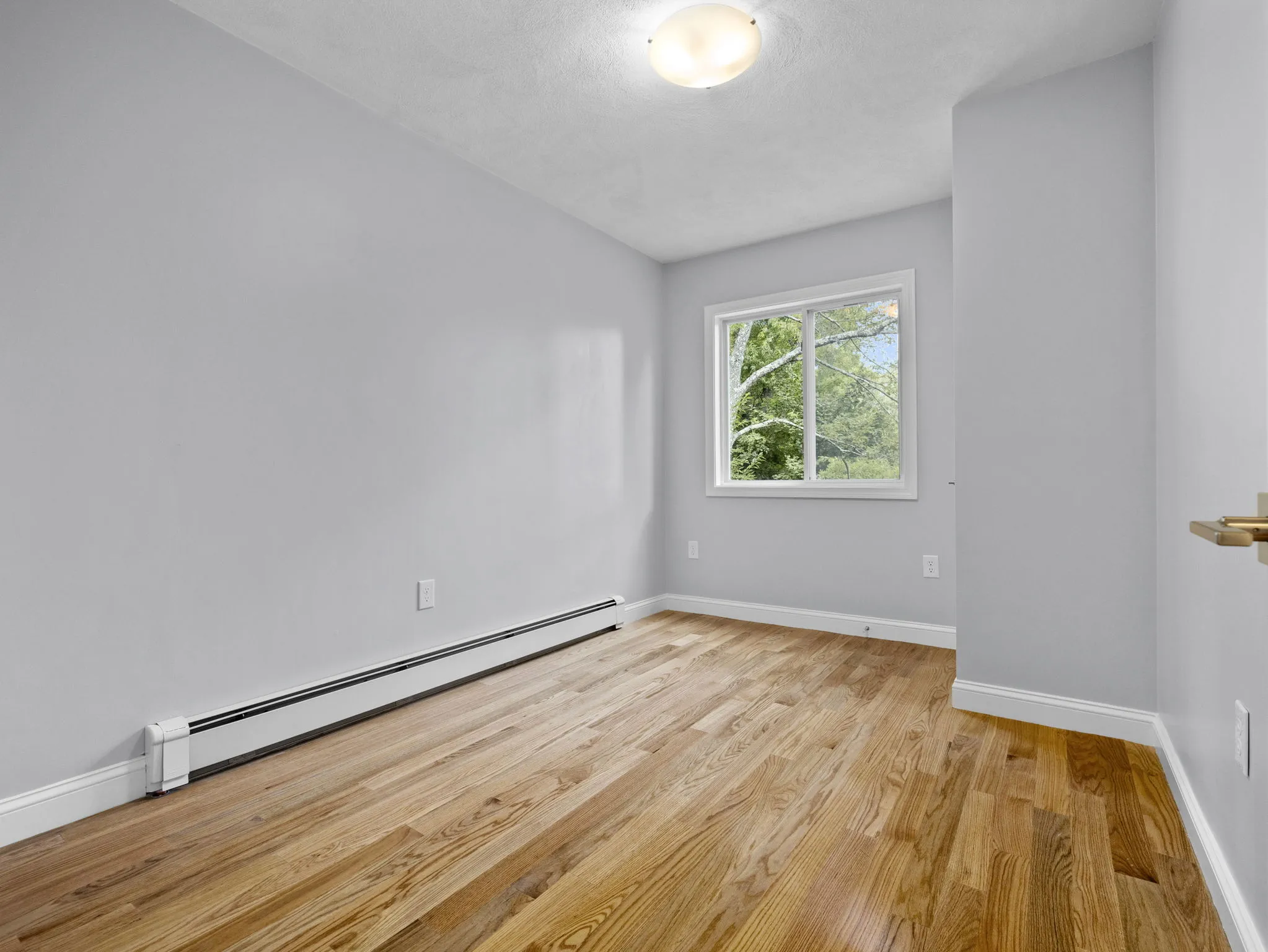 5 bed, 2.5 bath apartment for rent at 17 Tesla Ave Unit 1, Medford — photo 9 of 20