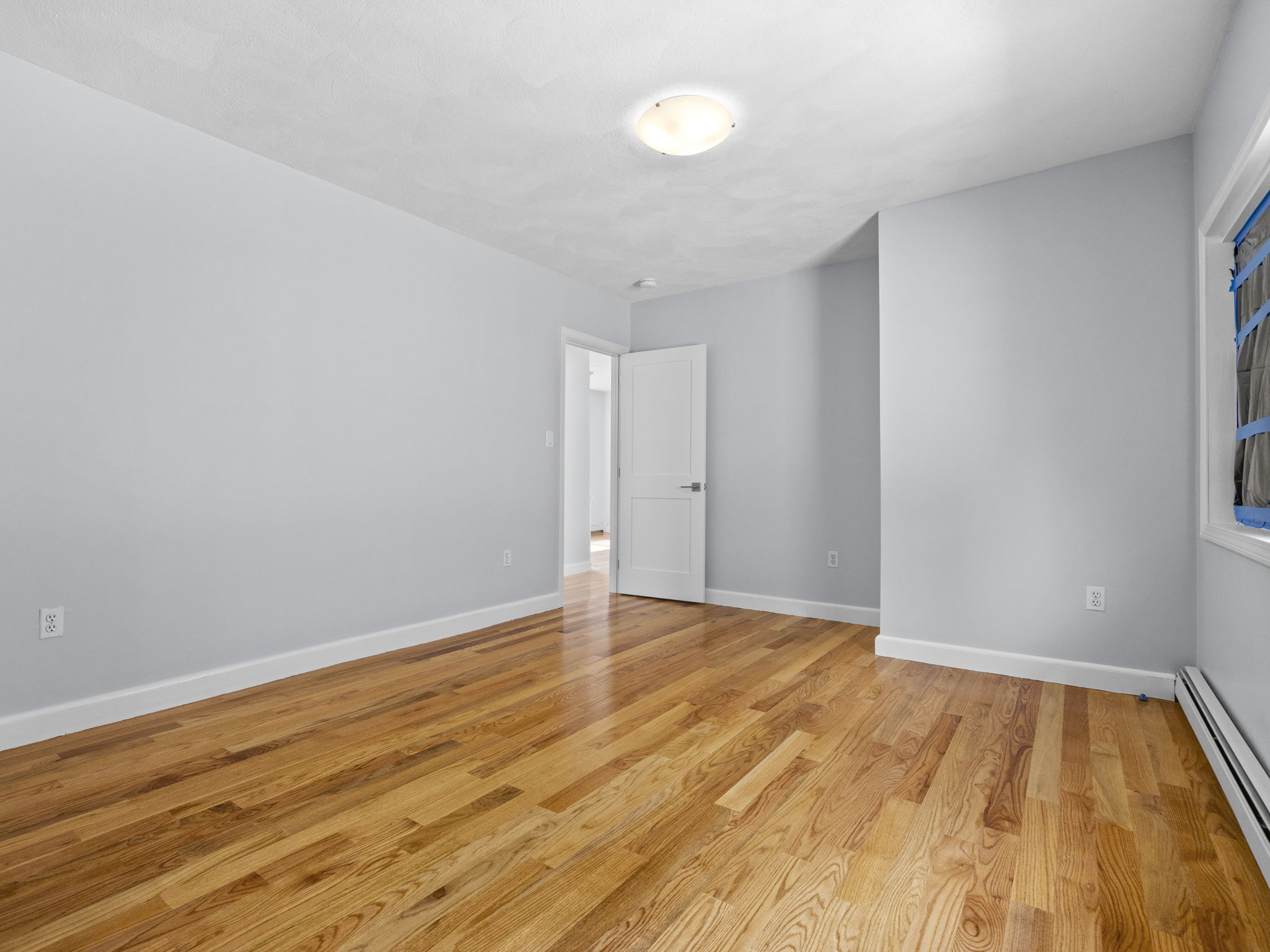 6 bed, 3 bath apartment for rent at 17 Tesla Ave Unit 2, Medford — photo 5 of 9