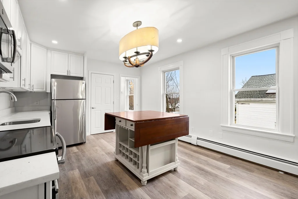 1 bed, 1 bath apartment for rent at 17 Third St Unit 17, North Andover — photo 2 of 12