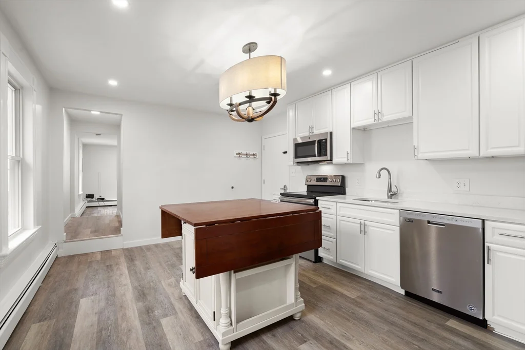1 bed, 1 bath apartment for rent at 17 Third St Unit 17, North Andover — photo 3 of 12