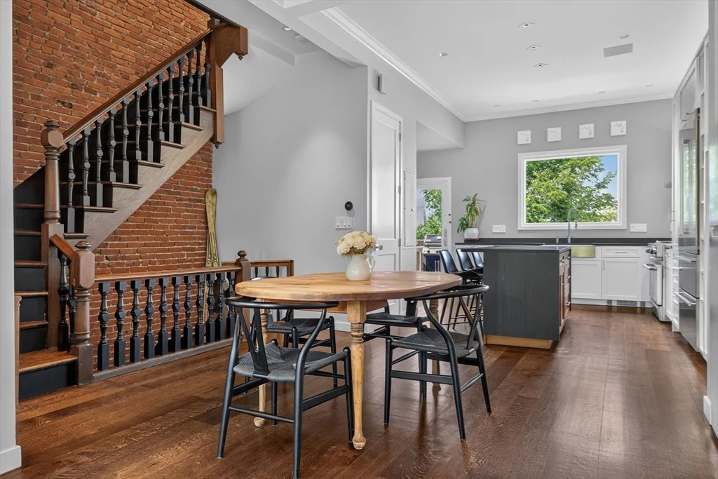 4 bed, 2 bath apartment for rent at 17 Thomas Park Unit 2, South Boston — photo 3 of 36
