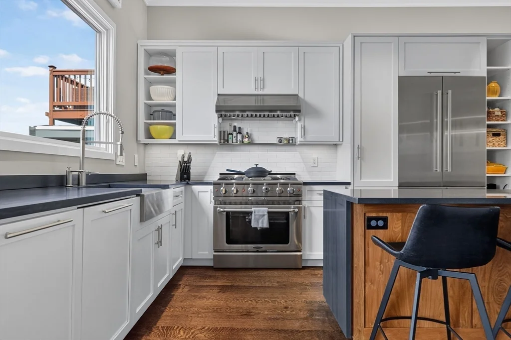 4 bed, 2 bath apartment for rent at 17 Thomas Park Unit 2, South Boston — photo 9 of 36