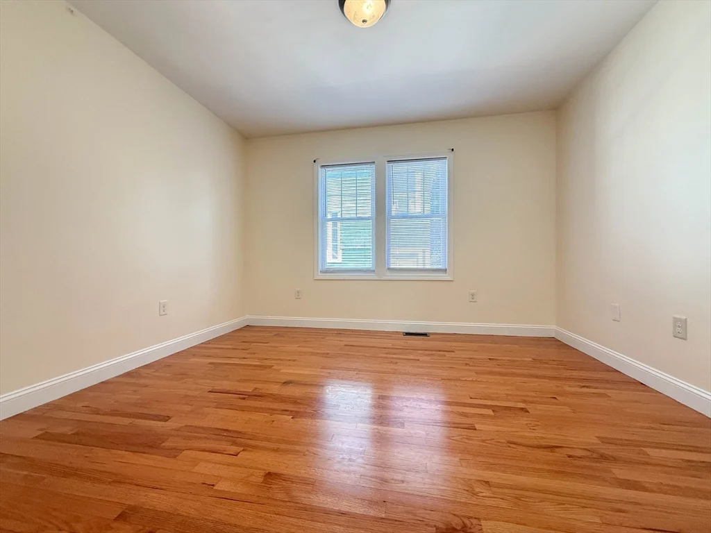 3 bed, 2 bath apartment for rent at 17 Tremlett St Unit 1, Dorchester — photo 11 of 18