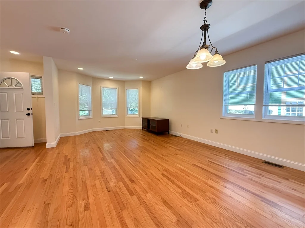 3 bed, 2 bath apartment for rent at 17 Tremlett St Unit 1, Dorchester — photo 2 of 18