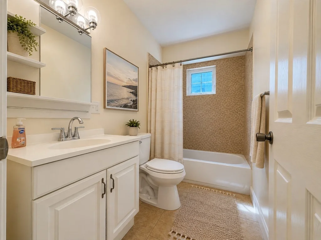 3 bed, 2 bath apartment for rent at 17 Tremlett St Unit 1, Dorchester — photo 14 of 18