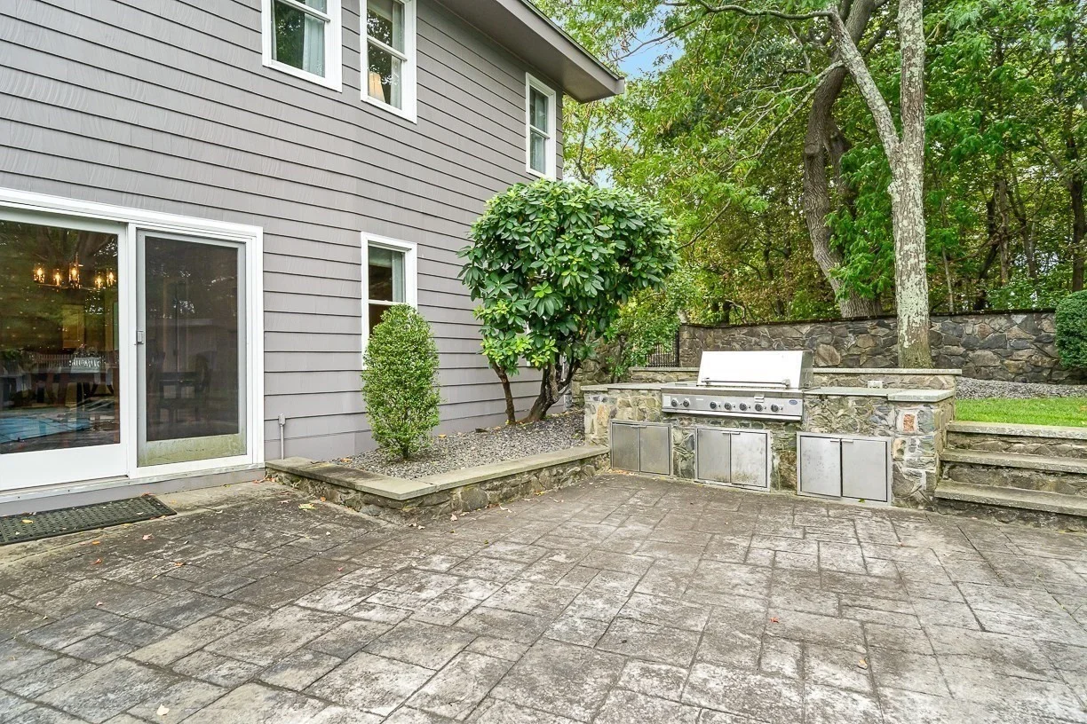 4 bed, 2 bath apartment for rent at 17 Trinity Rd, Winchester — photo 34 of 42