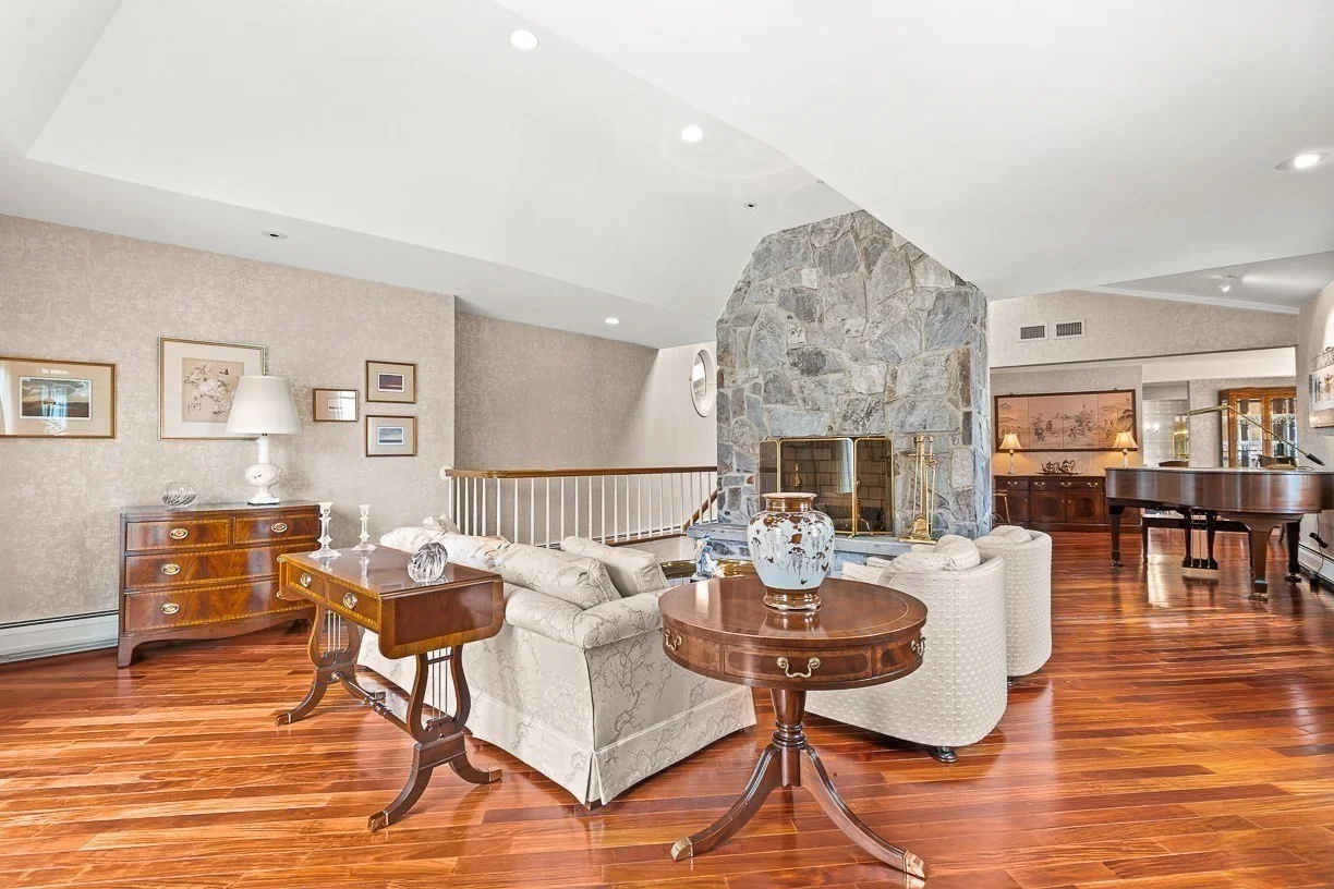 4 bed, 2 bath apartment for rent at 17 Trinity Rd, Winchester — photo 8 of 42
