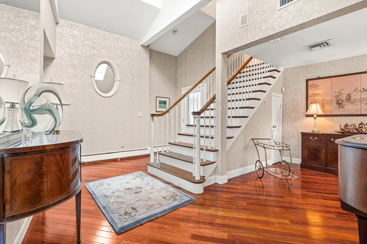 4 bed, 2 bath apartment for rent at 17 Trinity Rd, Winchester — photo 6 of 42