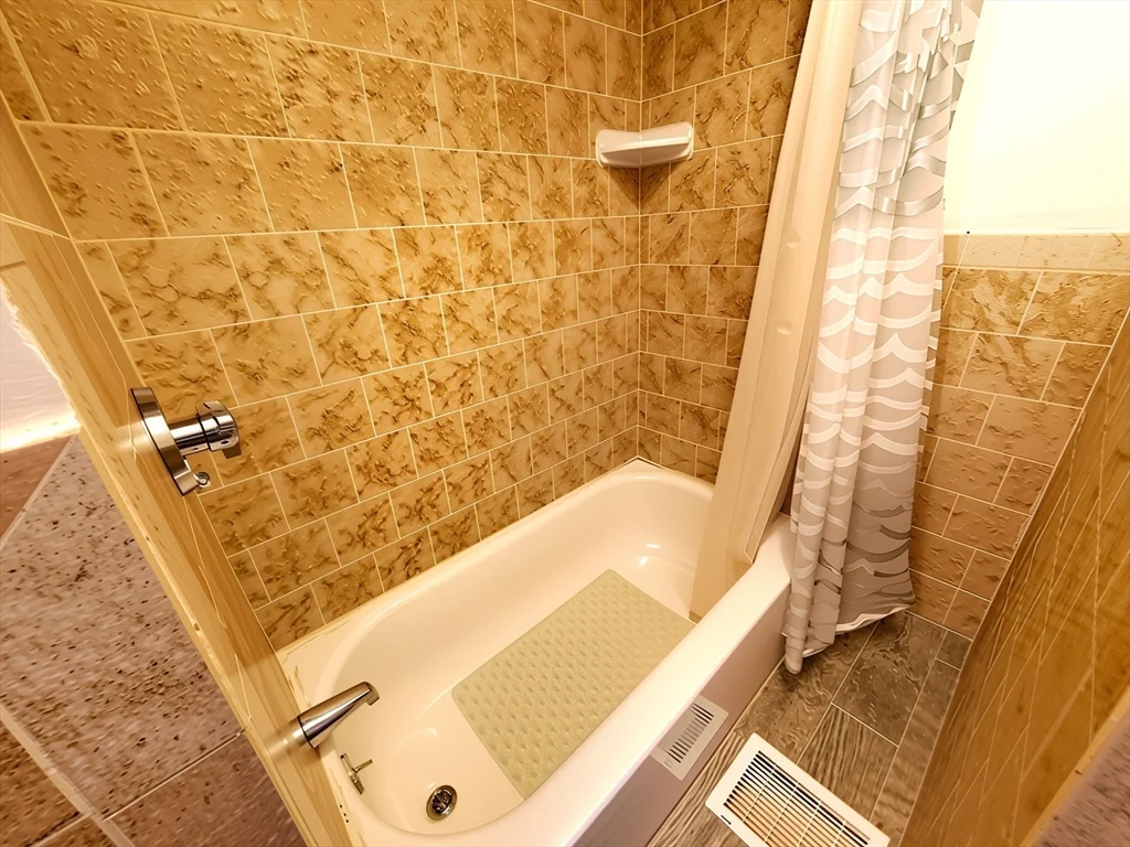 2 bed, 1 bath apartment for rent at 17 Upham St Unit 1, Malden — photo 7 of 8