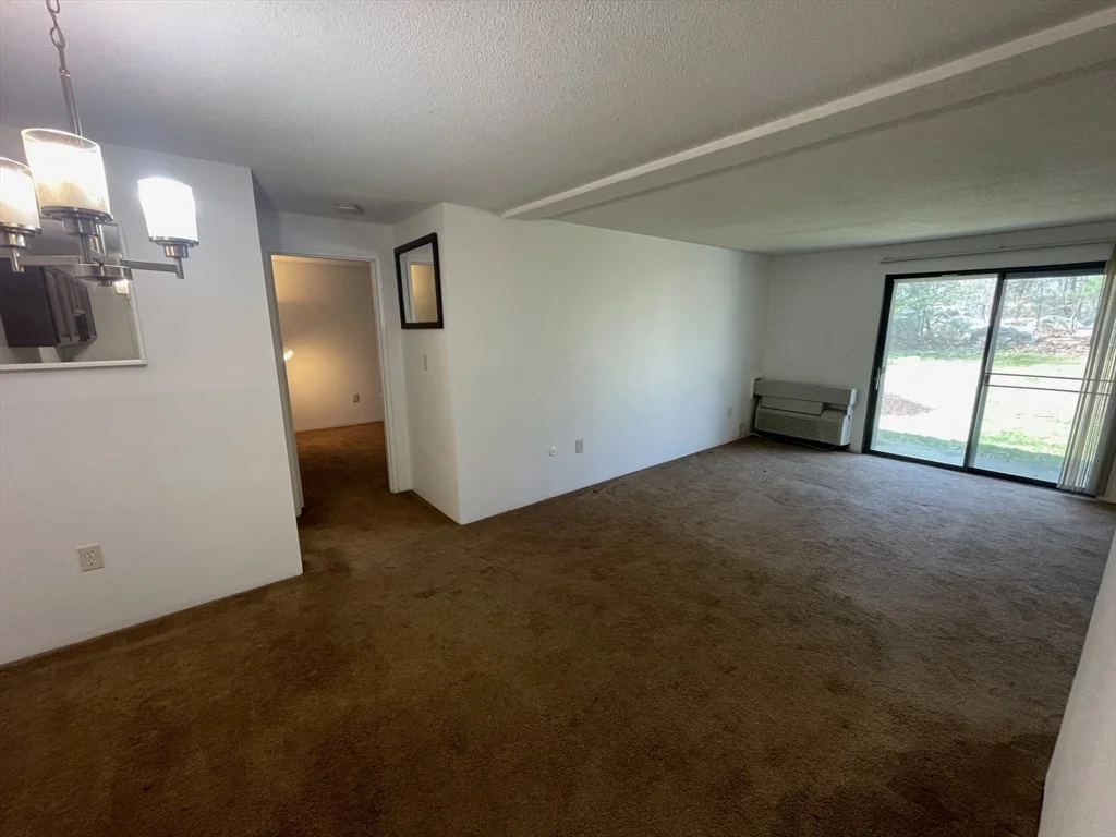 1 bed, 1 bath apartment for rent at 17 Village Rock Ln Unit 14, Natick — photo 4 of 11