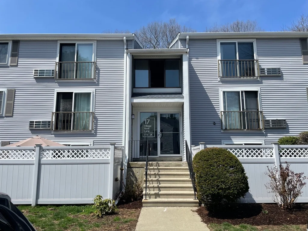 1 bed, 1 bath apartment for rent at 17 Village Rock Ln Unit 14, Natick — photo 1 of 11