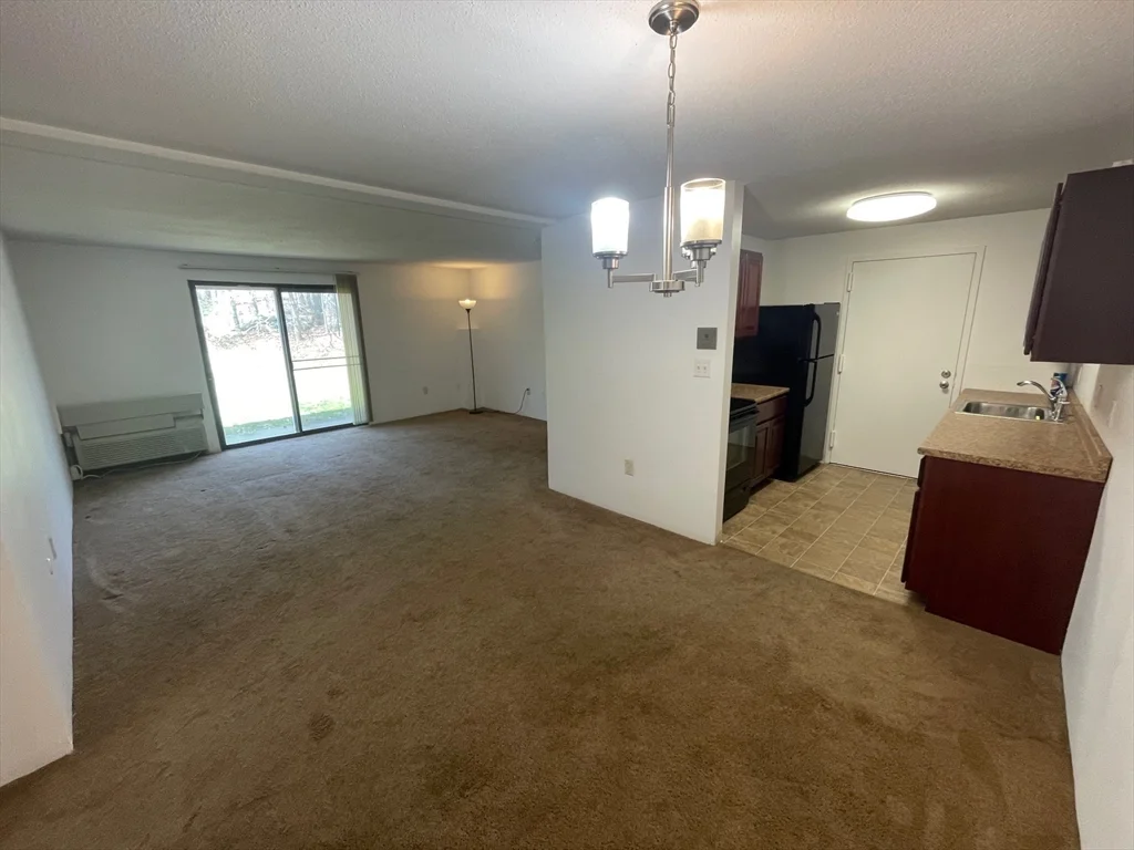 1 bed, 1 bath apartment for rent at 17 Village Rock Ln Unit 14, Natick — photo 6 of 11