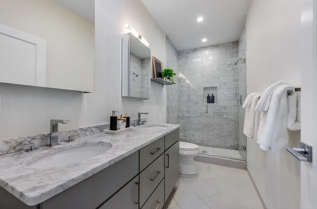 2 bed, 2 bath apartment for rent at 17 Vinton St Unit 3, South Boston — photo 12 of 13