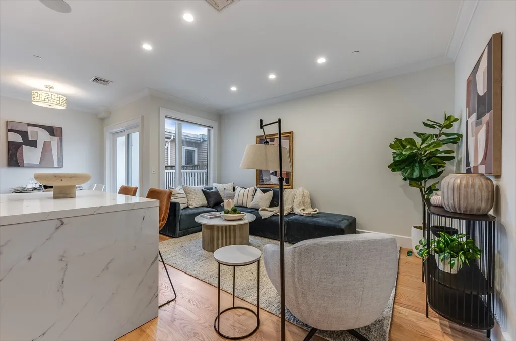 2 bed, 2 bath apartment for rent at 17 Vinton St Unit 3, South Boston — photo 3 of 13