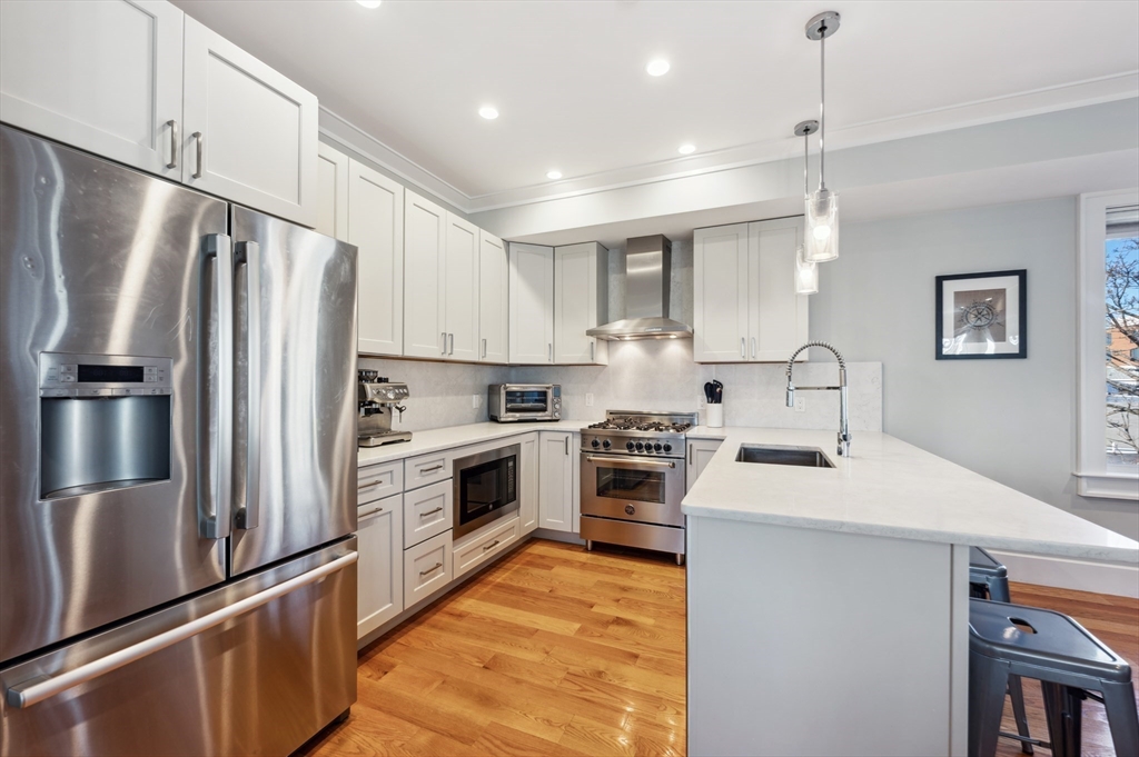 3 bed, 2 bath apartment for rent at 17 Vinton St Unit 5, South Boston — photo 3 of 28