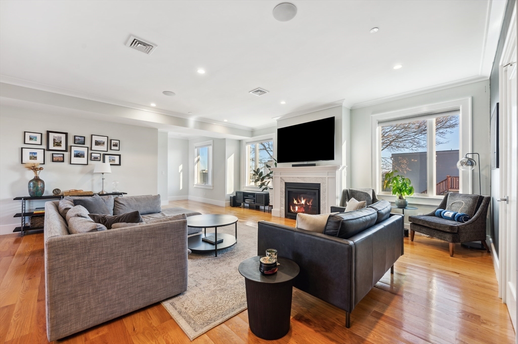 3 bed, 2 bath apartment for rent at 17 Vinton St Unit 5, South Boston — photo 5 of 28