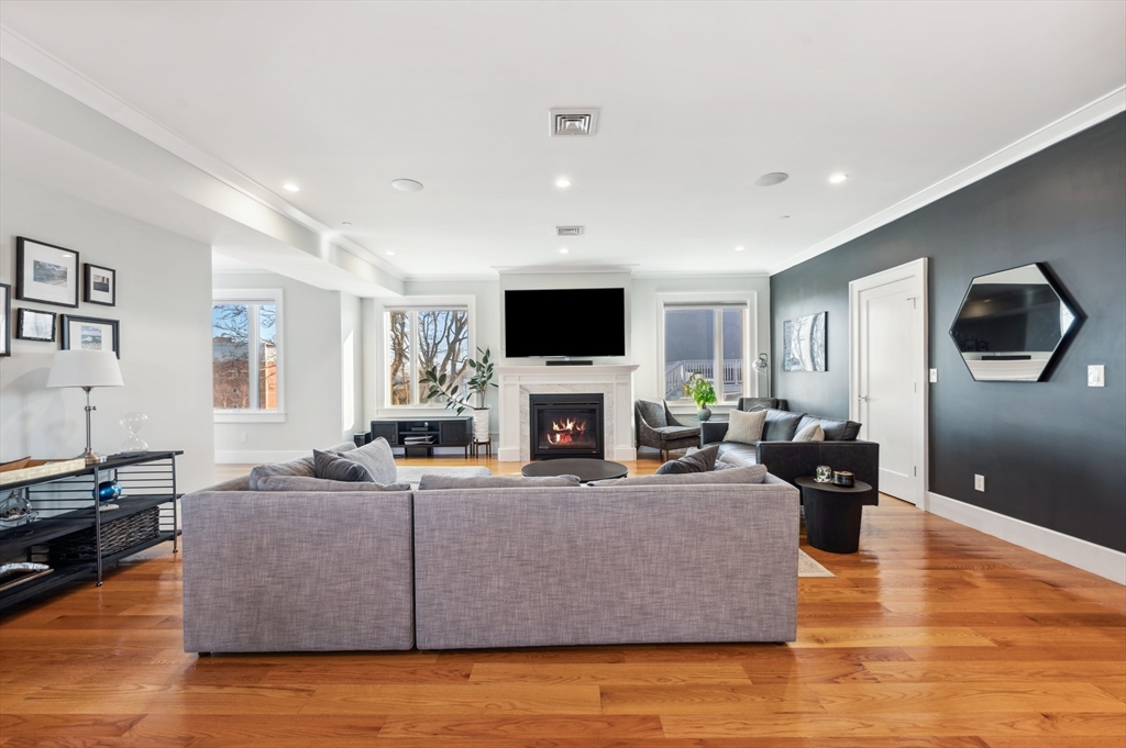 3 bed, 2 bath apartment for rent at 17 Vinton St Unit 5, South Boston — photo 6 of 28