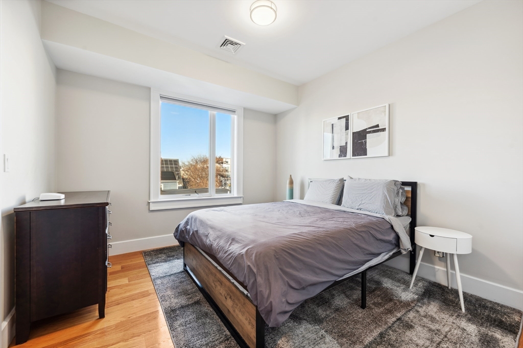 3 bed, 2 bath apartment for rent at 17 Vinton St Unit 5, South Boston — photo 16 of 28