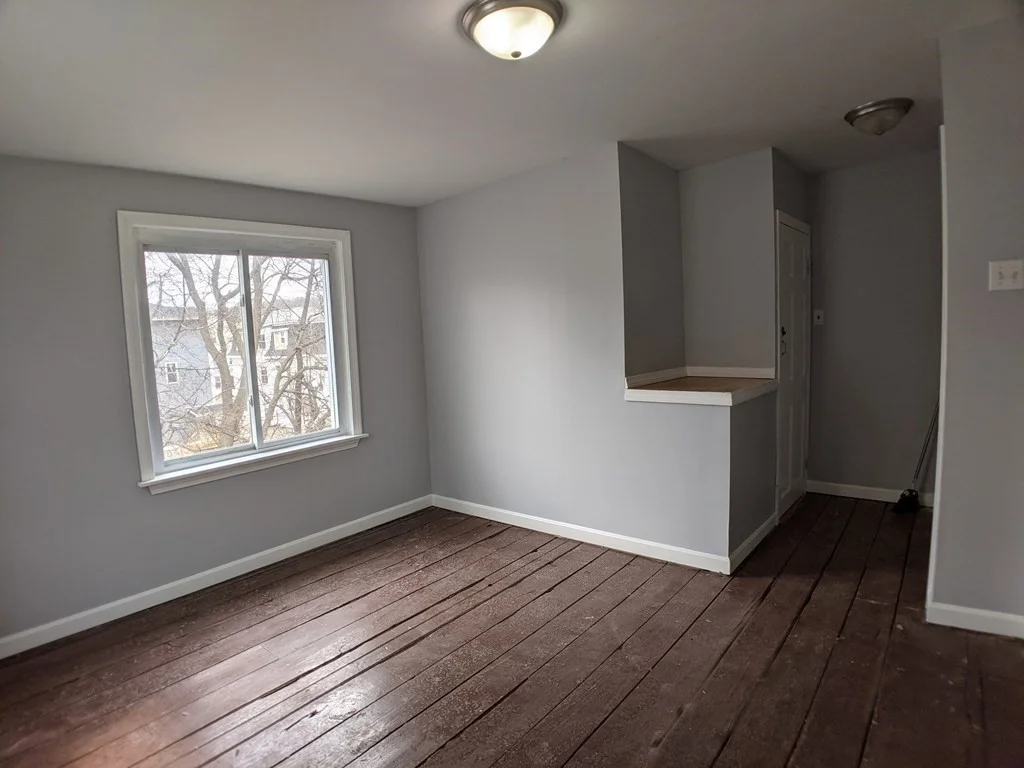 4 bed, 1 bath apartment for rent at 17 Wachusett Unit 2, Worcester — photo 10 of 11