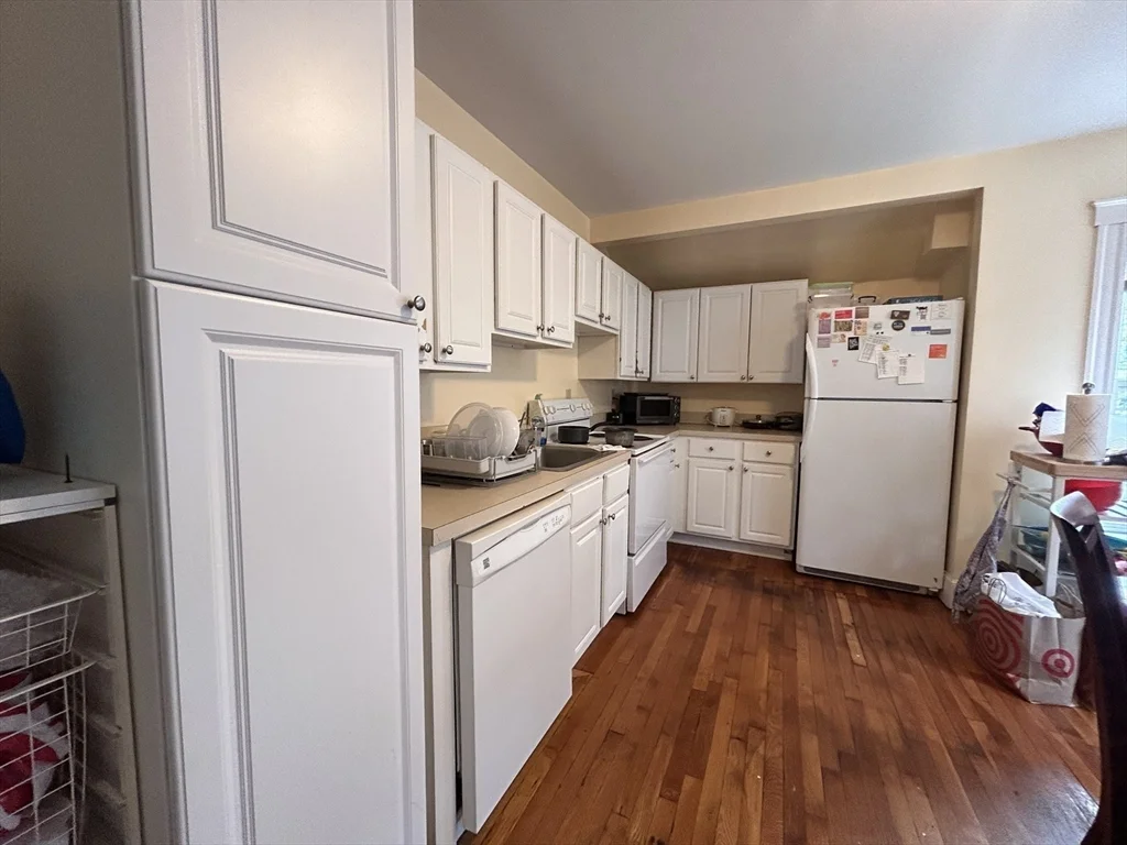 4 bed, 2 bath apartment for rent at 17 Wadsworth St, Boston — photo 3 of 19