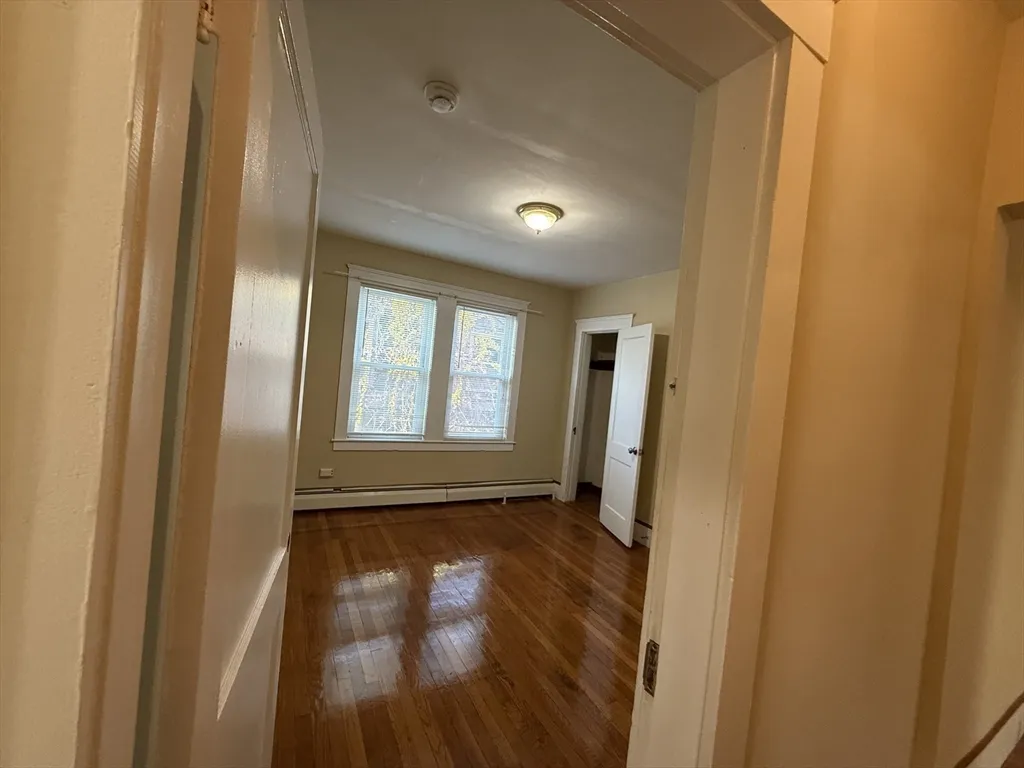 4 bed, 1 bath apartment for rent at 17 Wales St Unit 3, Dorchester — photo 11 of 17