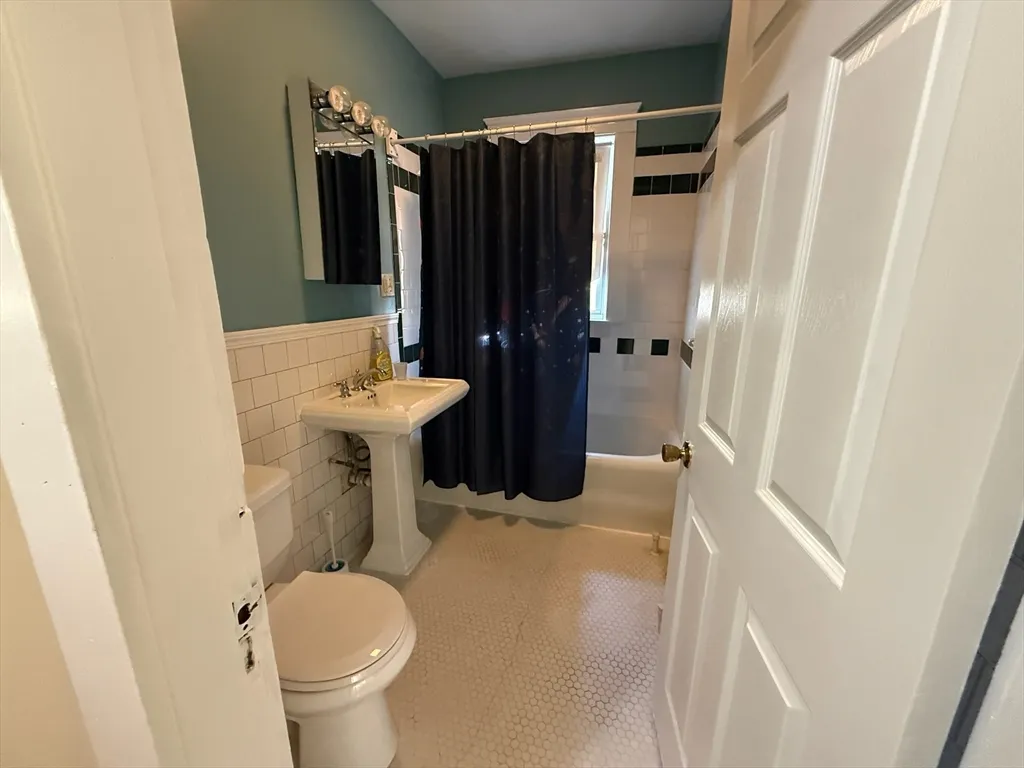 4 bed, 1 bath apartment for rent at 17 Wales St Unit 3, Dorchester — photo 7 of 17