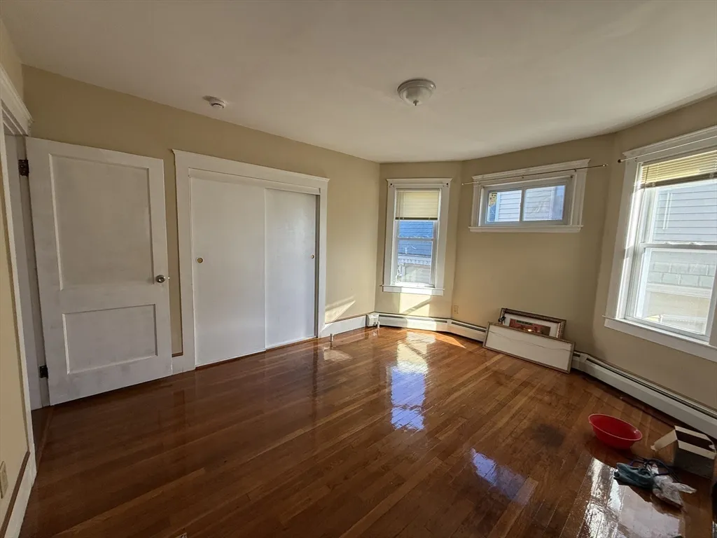 4 bed, 1 bath apartment for rent at 17 Wales St Unit 3, Dorchester — photo 8 of 17