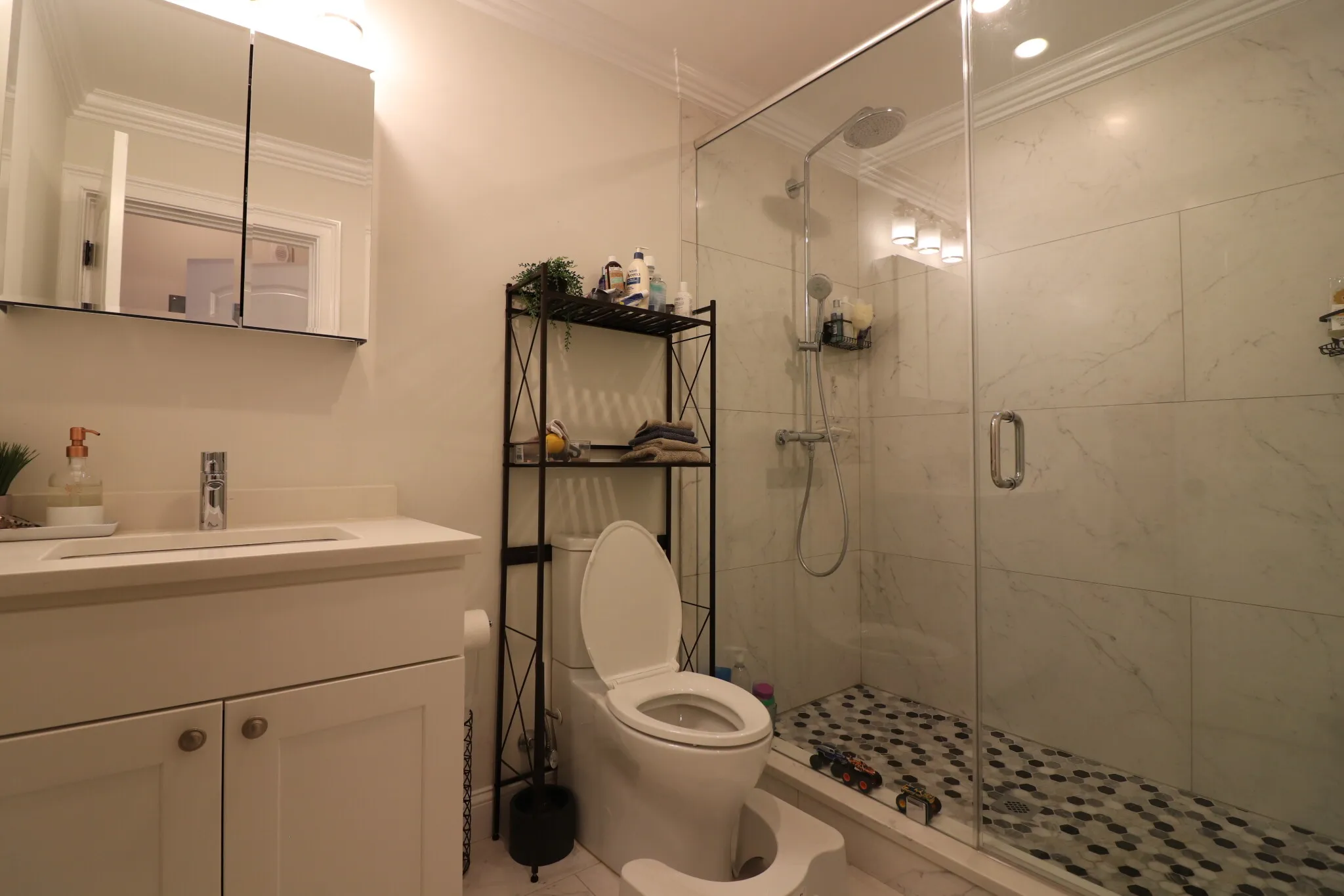 3 bed, 2 bath apartment for rent at 17 Walk Hill St Unit 1, Jamaica Plain — photo 7 of 20