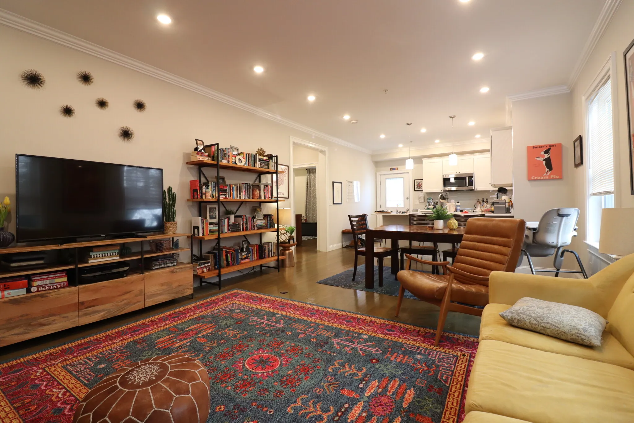 3 bed, 2 bath apartment for rent at 17 Walk Hill St Unit 1, Jamaica Plain — photo 2 of 20
