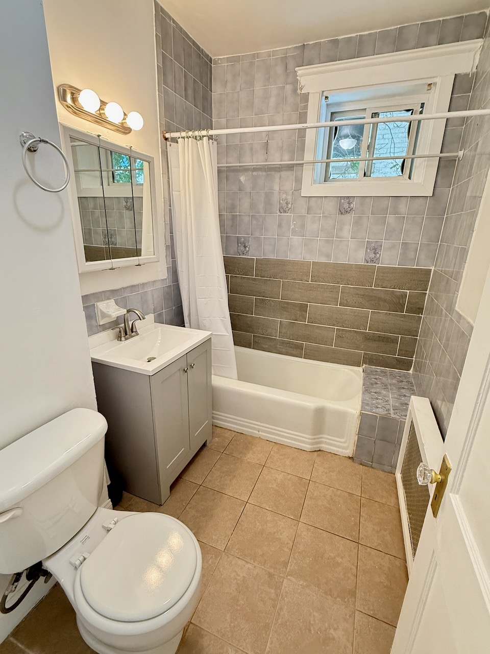 1.5 bed, 1 bath apartment for rent at 17 Warwick Rd Unit 3, Salisbury Road - Corey Farm — photo 11 of 13