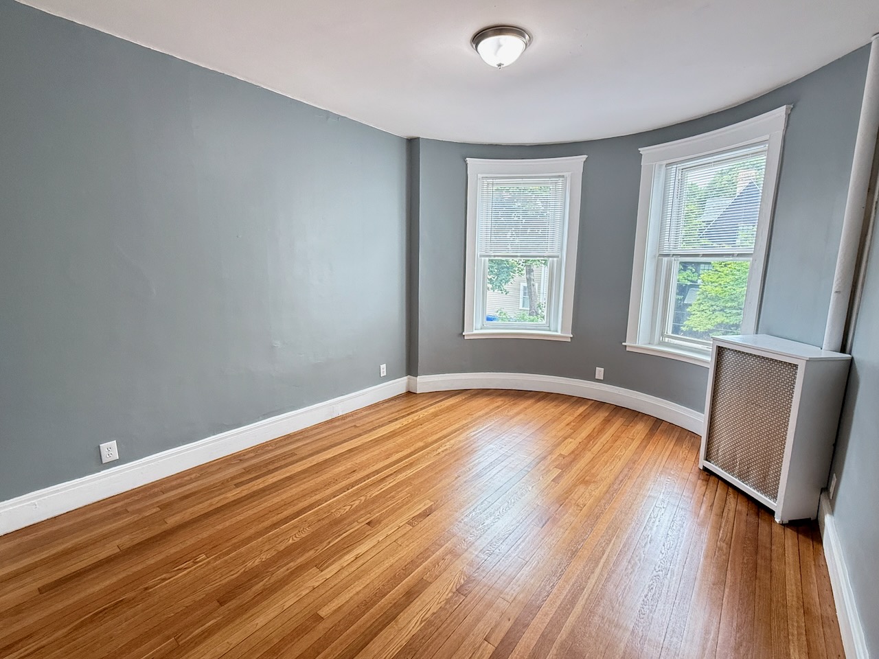 1.5 bed, 1 bath apartment for rent at 17 Warwick Rd Unit 3, Salisbury Road - Corey Farm — photo 2 of 13