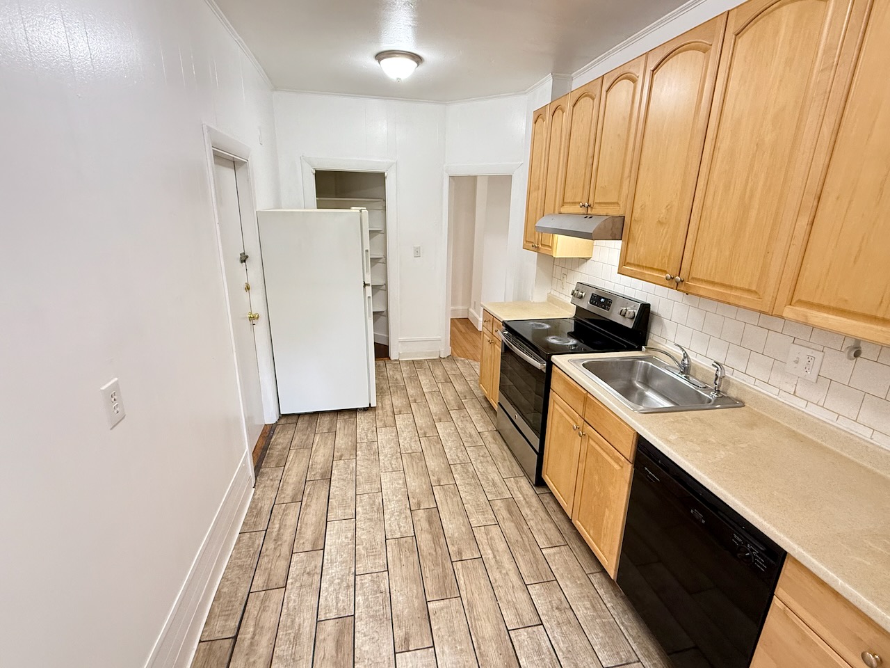1.5 bed, 1 bath apartment for rent at 17 Warwick Rd Unit 3, Salisbury Road - Corey Farm — photo 7 of 13