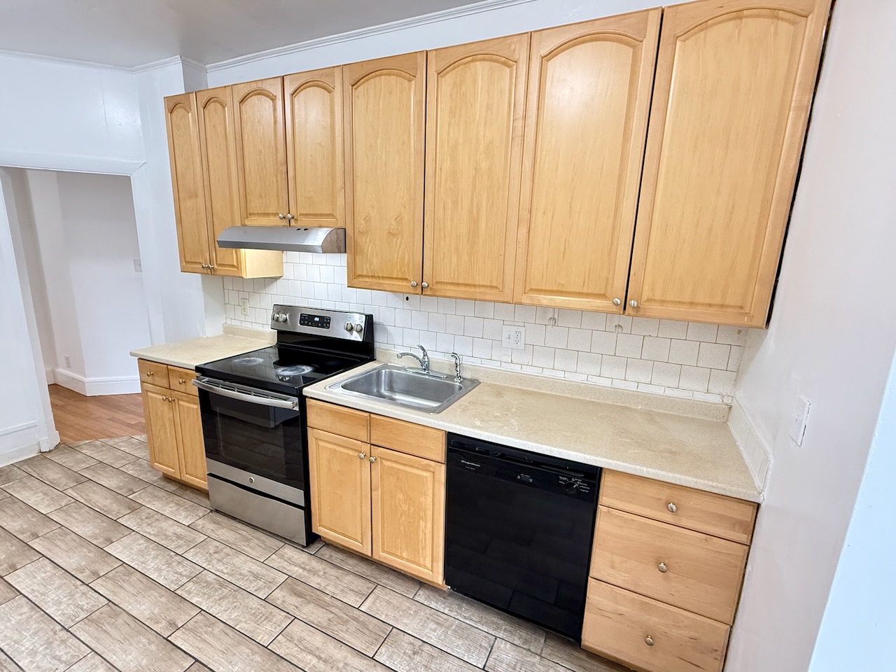 1.5 bed, 1 bath apartment for rent at 17 Warwick Rd Unit 3, Salisbury Road - Corey Farm — photo 6 of 13