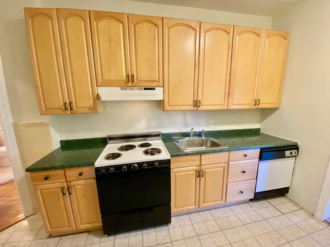 2 bed, 1 bath apartment for rent at 17 Warwick Rd Unit 5, Salisbury Road - Corey Farm — photo 7 of 15