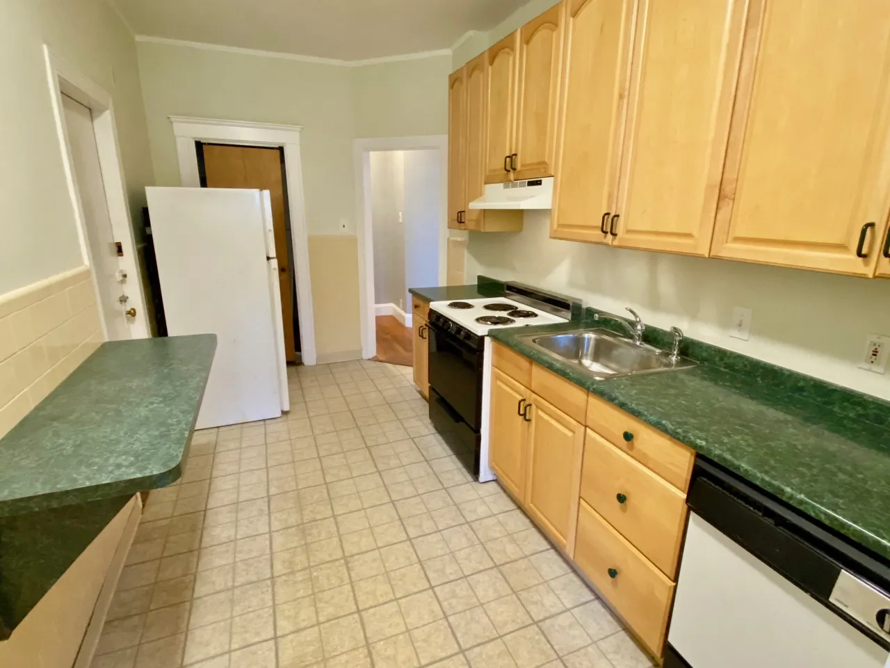 2 bed, 1 bath apartment for rent at 17 Warwick Rd Unit 5, Salisbury Road - Corey Farm — photo 8 of 15