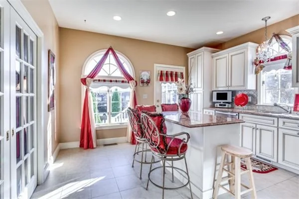3 bed, 1 bath apartment for rent at 17 Webster St Unit 1, Malden — photo 11 of 30