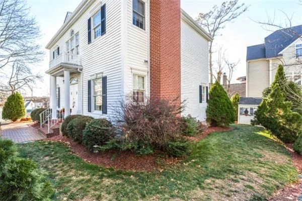 3 bed, 1 bath apartment for rent at 17 Webster St Unit 1, Malden — photo 2 of 30