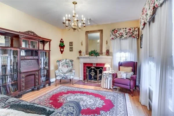 3 bed, 1 bath apartment for rent at 17 Webster St Unit 1, Malden — photo 5 of 30