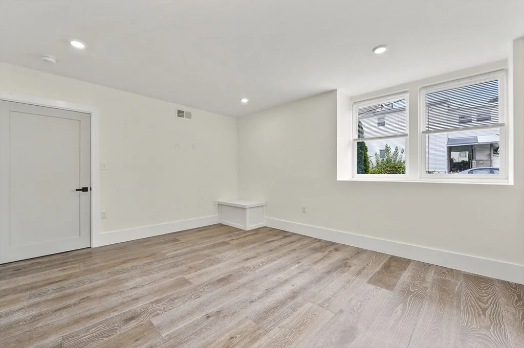 3 bed, 2 bath apartment for rent at 17 Wellington Unit 1, Winter Hill — photo 15 of 20