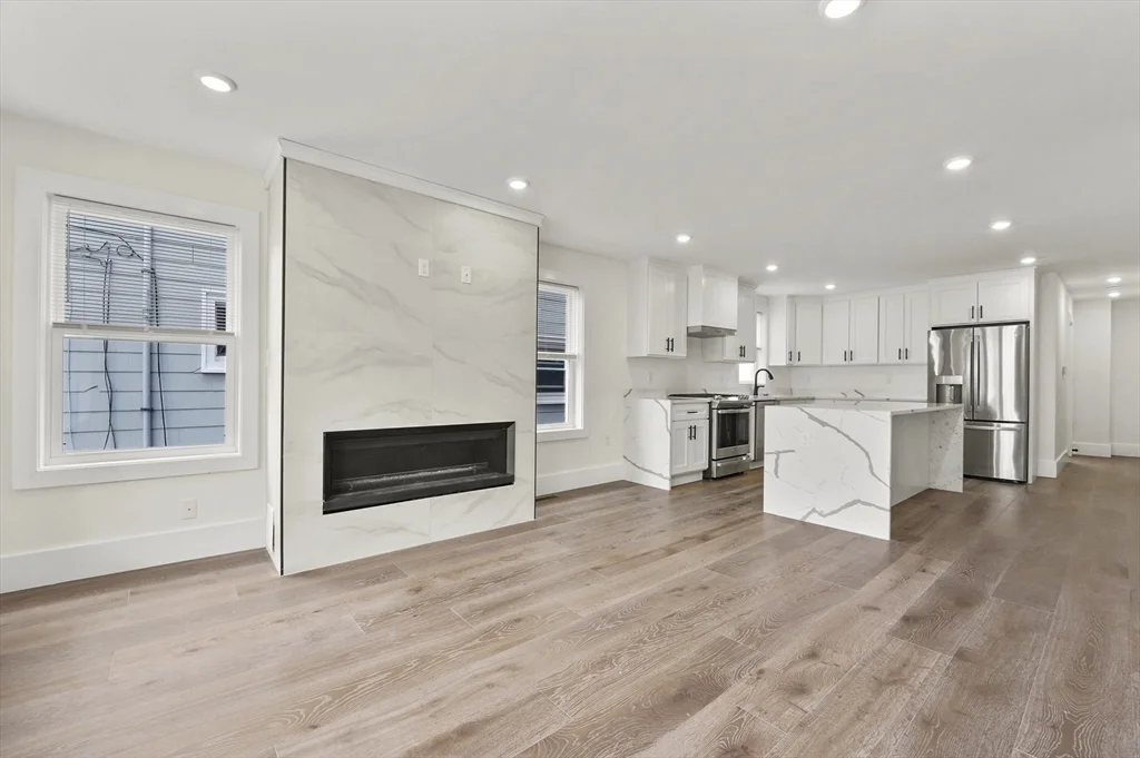 3 bed, 2 bath apartment for rent at 17 Wellington Unit 1, Winter Hill — photo 3 of 20