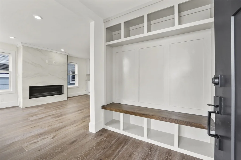 3 bed, 2 bath apartment for rent at 17 Wellington Unit 1, Winter Hill — photo 2 of 20