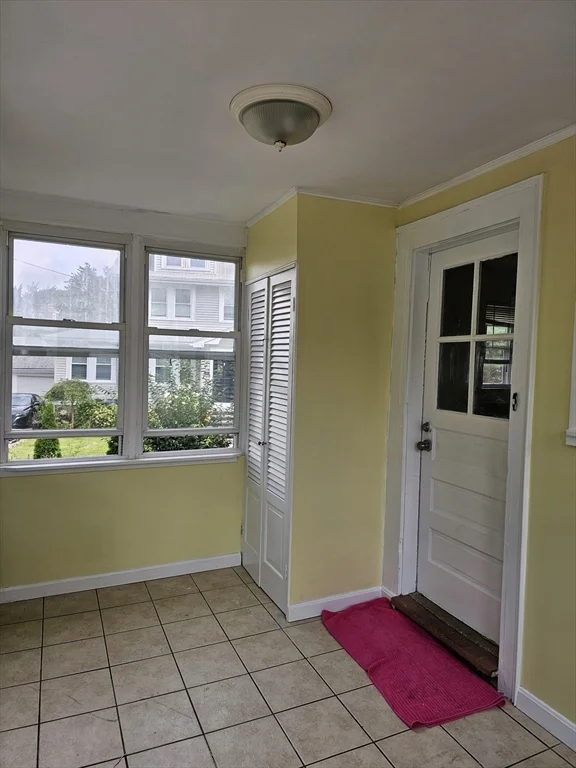 3 bed, 1 bath apartment for rent at 17 West St Unit 17, Braintree — photo 3 of 18