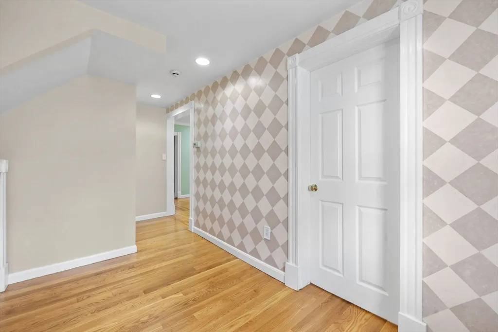 2 bed, 1 bath apartment for rent at 17 Wheeler Ave Unit 1, Medford — photo 13 of 17