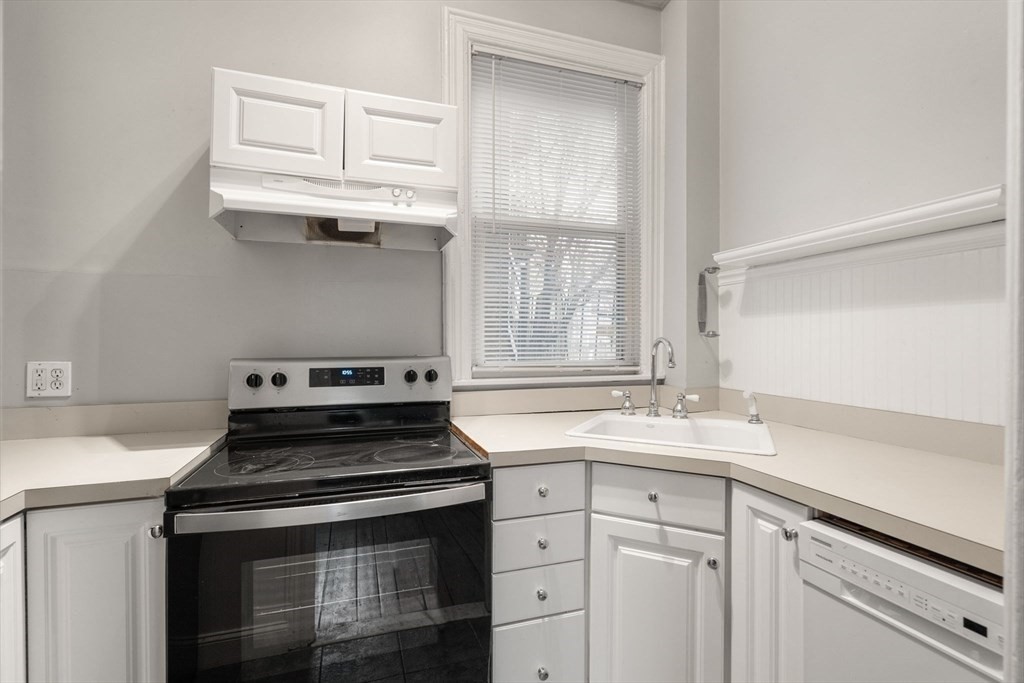 1 bed, 1 bath apartment for rent at 17 White Unit 1, East Boston — photo 6 of 9