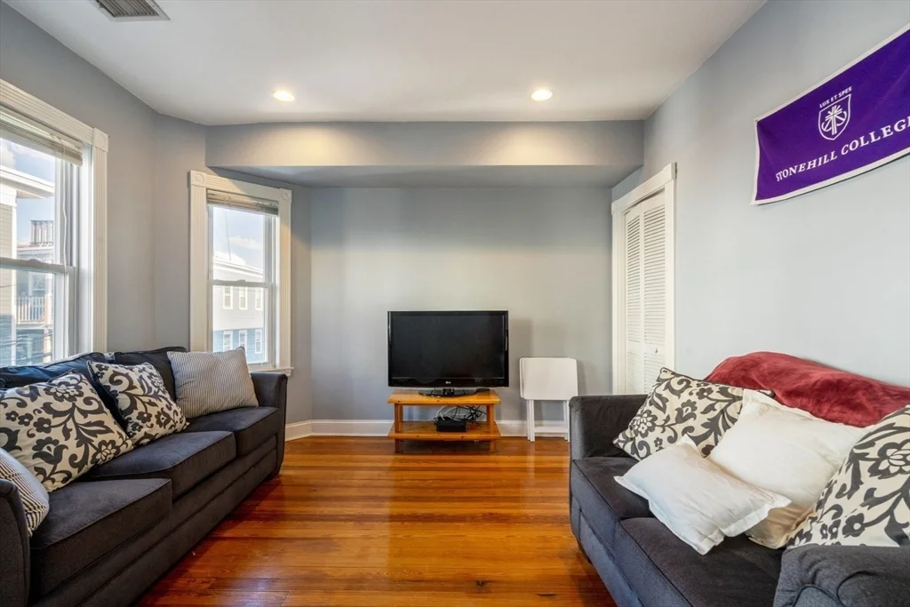3 bed, 2 bath apartment for rent at 17 Winfield St Unit 2, South Boston