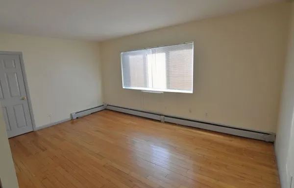 2 bed, 1 bath apartment for rent at 17 Winter St Unit 10, Dorchester — photo 3 of 7