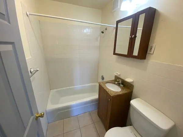 2 bed, 1 bath apartment for rent at 17 Winter St Unit 10, Dorchester — photo 4 of 7