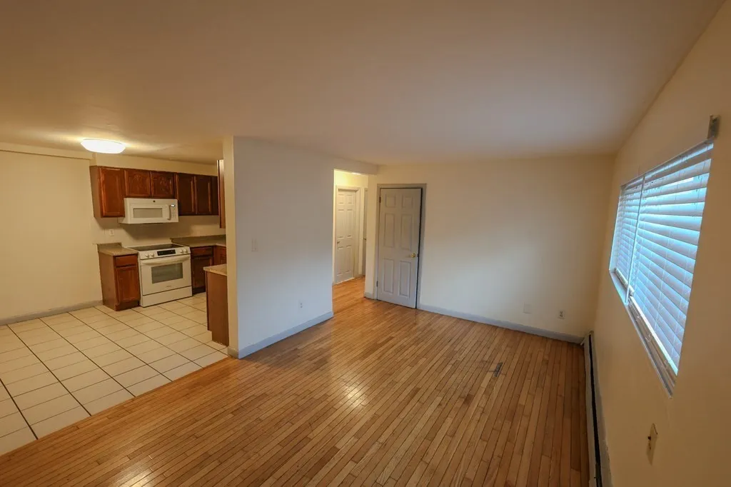 2 bed, 1 bath apartment for rent at 17 Winter St Unit 3, Dorchester — photo 5 of 21